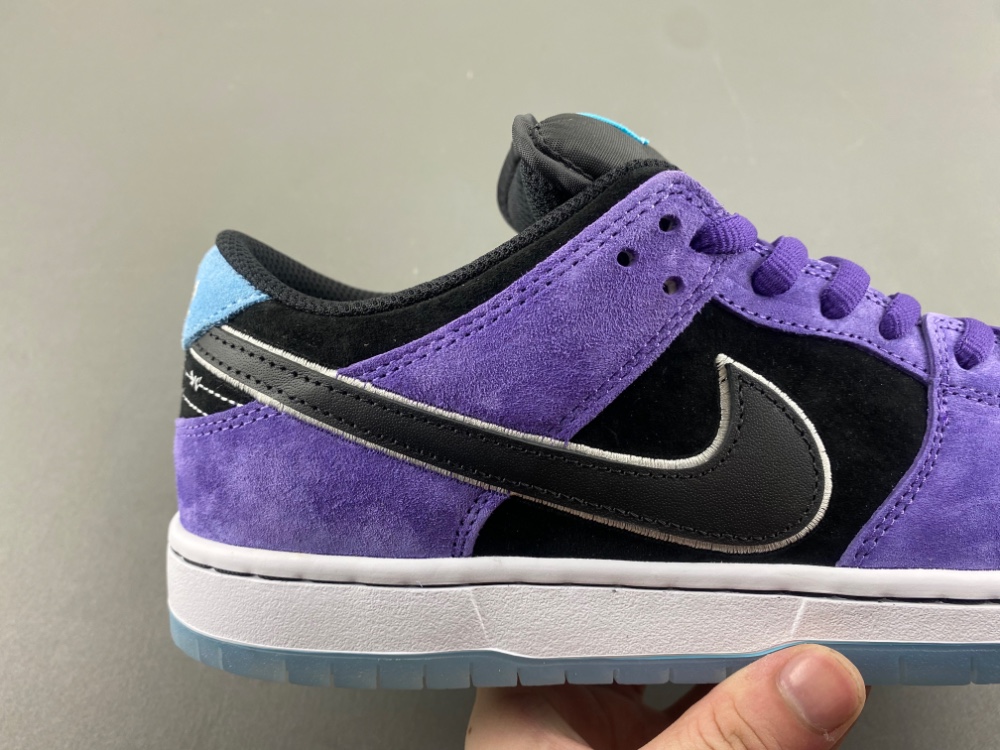 Hayley Wilson x Nike SB Dunk Low HJ0513-500