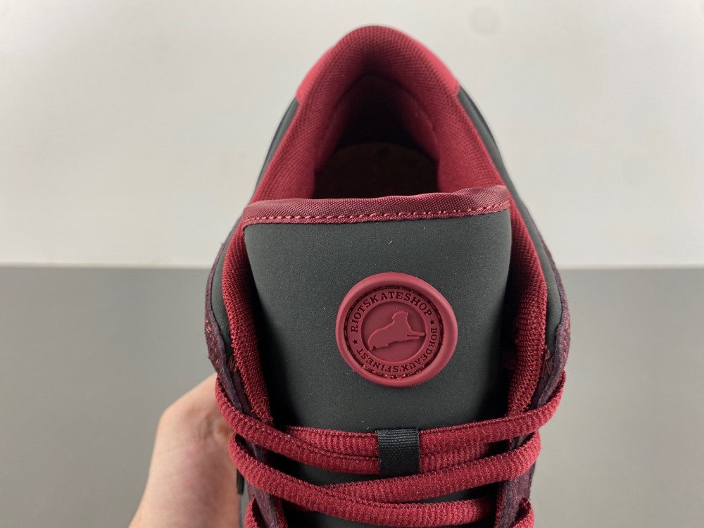 Riot Skateshop x Nike SB Dunk Low 2025