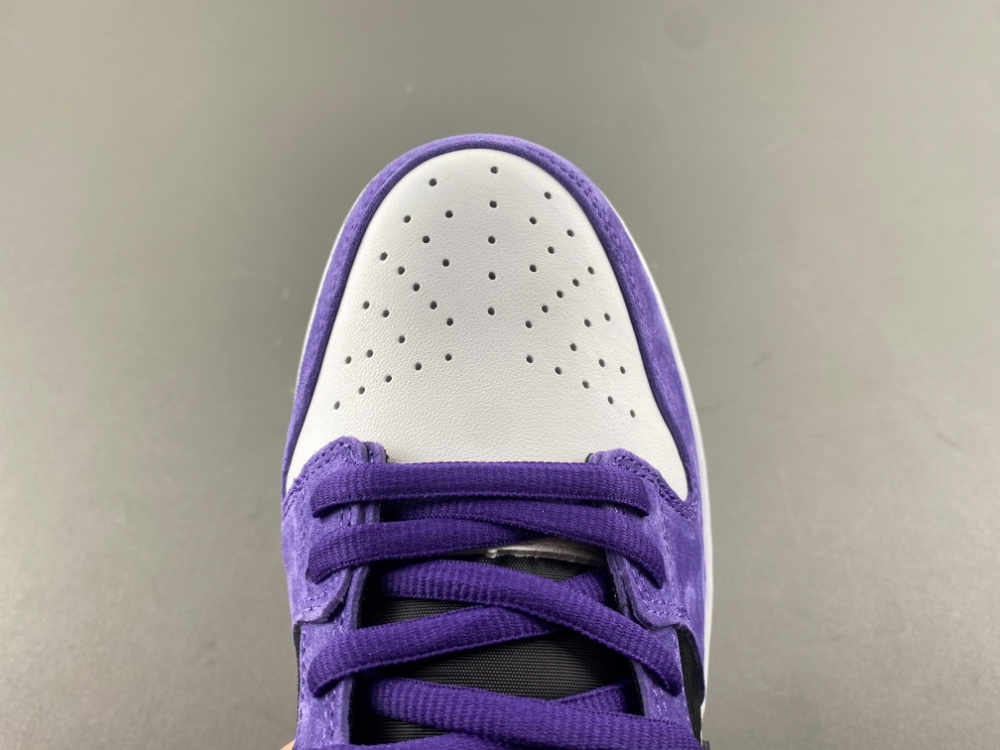 Hayley Wilson x Nike SB Dunk Low HJ0513-500