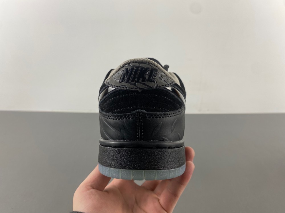 Division Street x Nike Dunk Low Lux “Oregon Black”HV1470-001