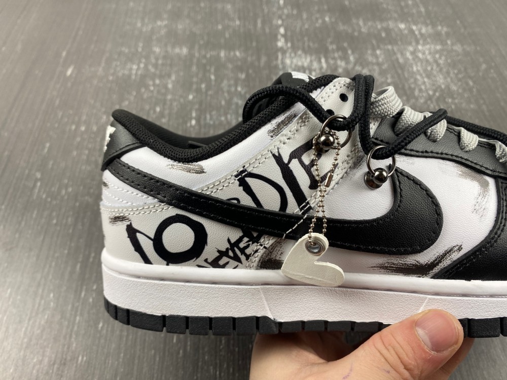 Nike SB Dunk Low DD1391-100