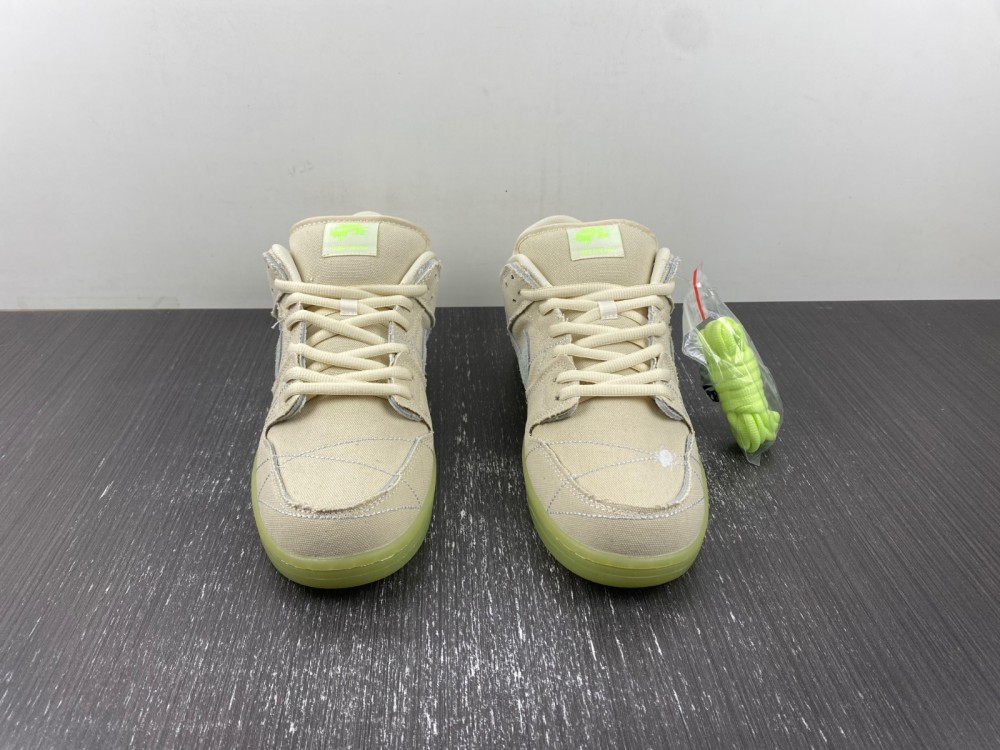 Nike SB Dunk Low “Mummy”DM0774-111