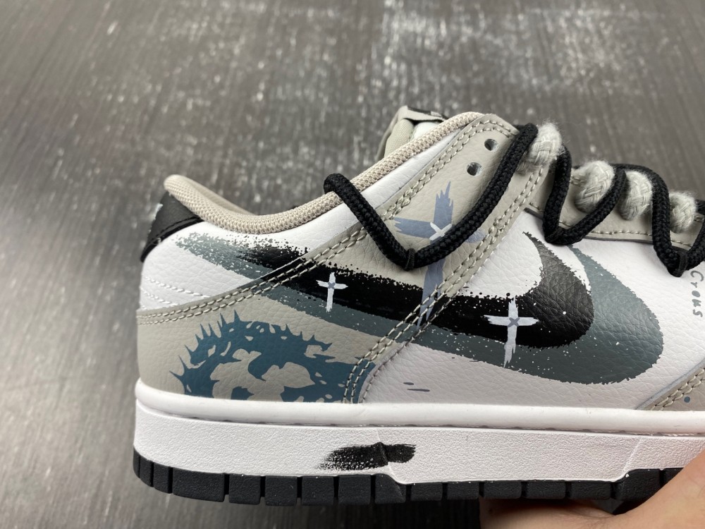 Nike SB Dunk Low FD0661-100