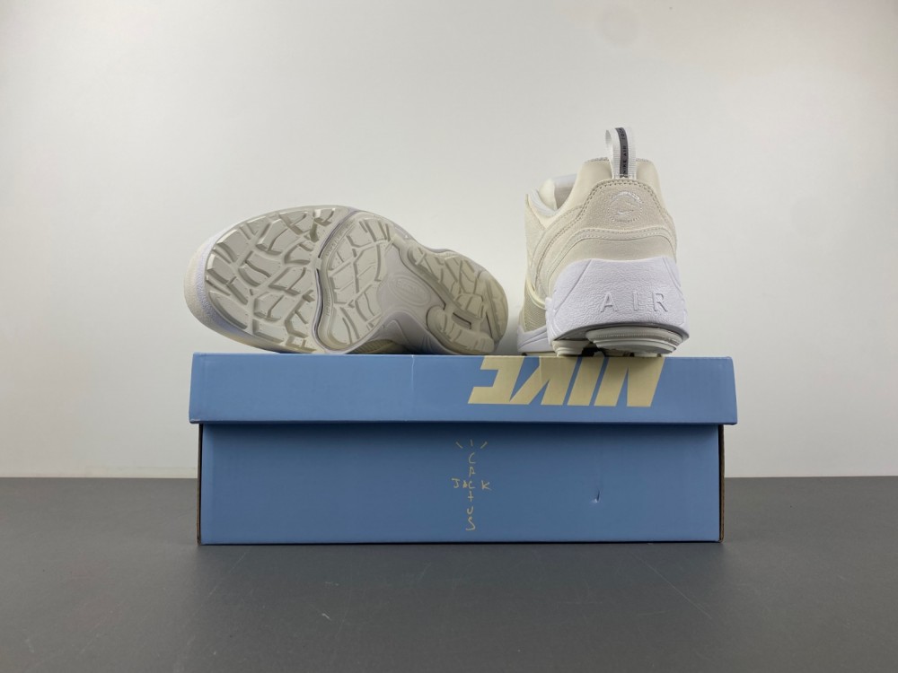 Travis Scott x Nike Zoom Field HQ3061-100