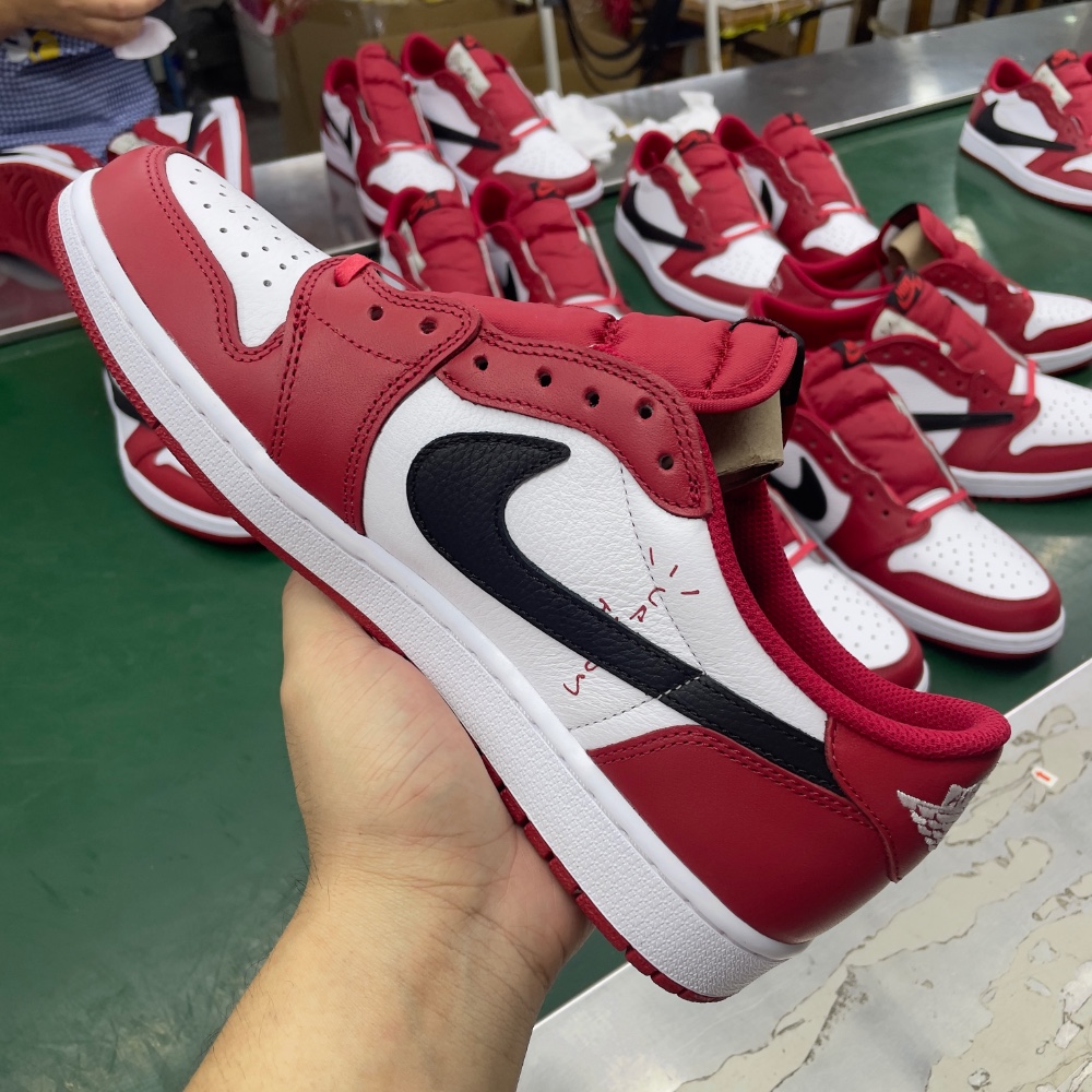 Travis Scott x Air Jordan 1 Low DM7866-101