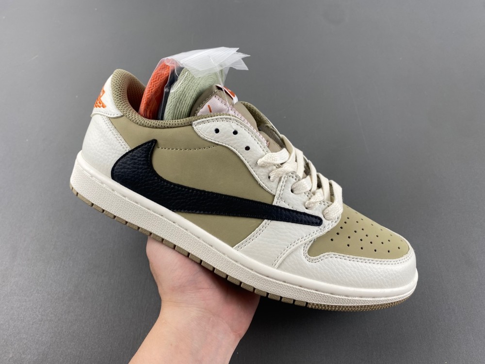 Travis Scott x Air Jordan DZ137-701