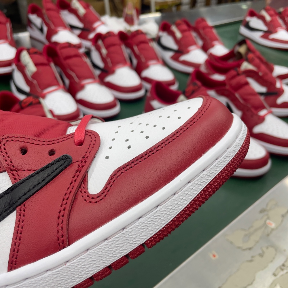 Travis Scott x Air Jordan 1 Low DM7866-101