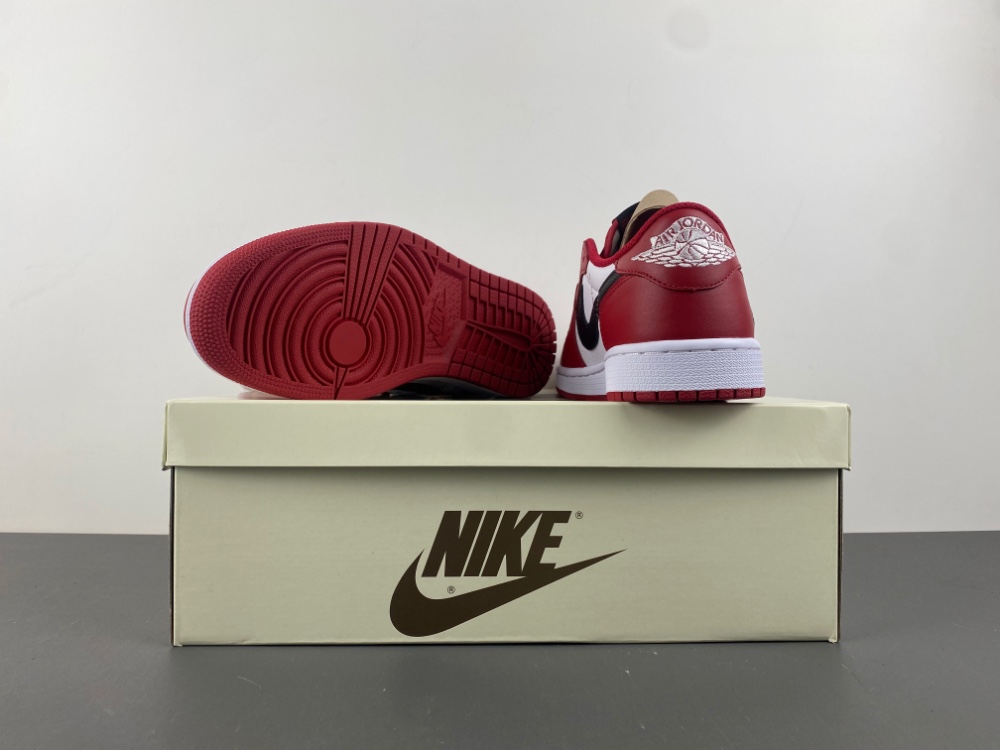 Travis Scott x Air Jordan 1 Low DM7866-101