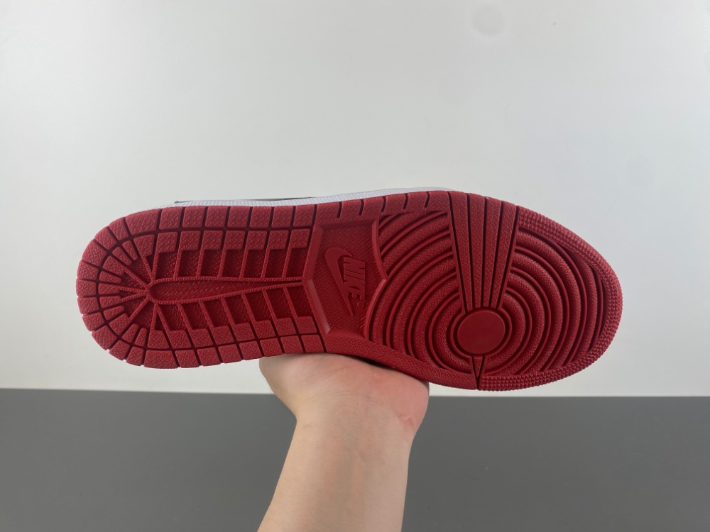 Travis Scott x Air Jordan 1 Low DM7866-101