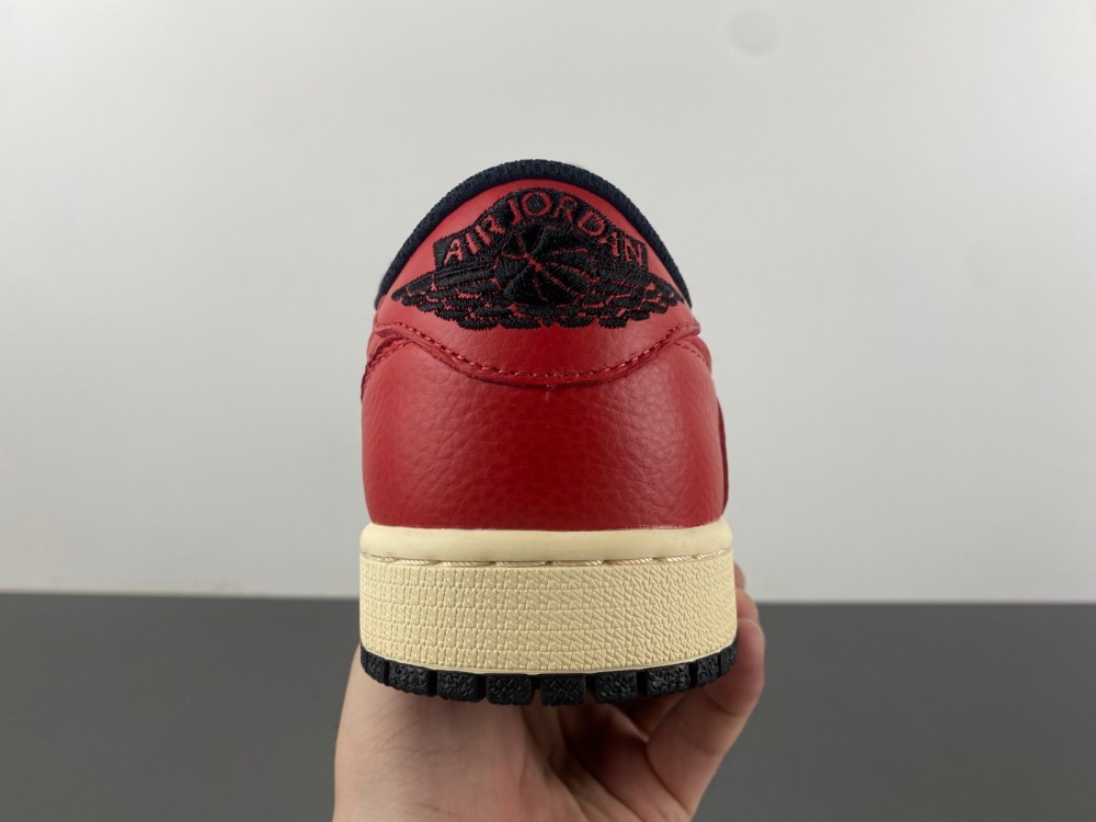 Travis Scott x Air Jordan 1 Low DM7866-061