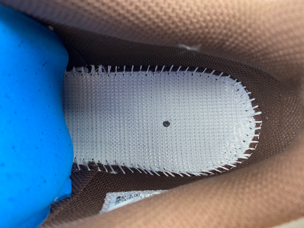 Travis Scott x Nike Zoom HQ3073-100