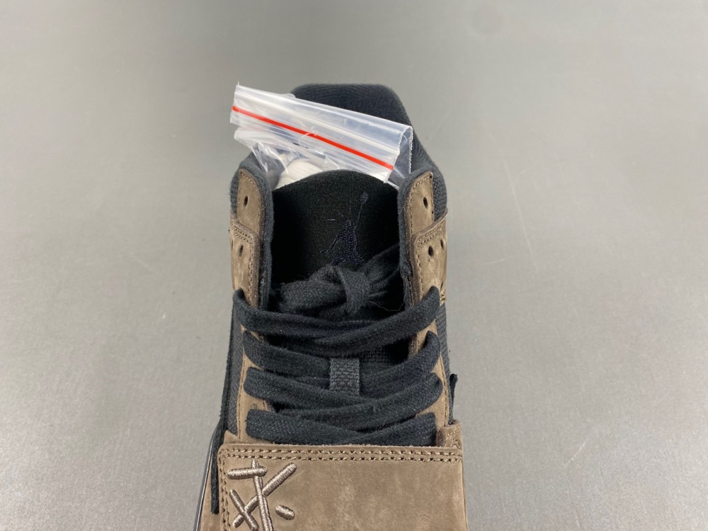 Travis Scott x Air Jordan 1 Low DZ4137-701