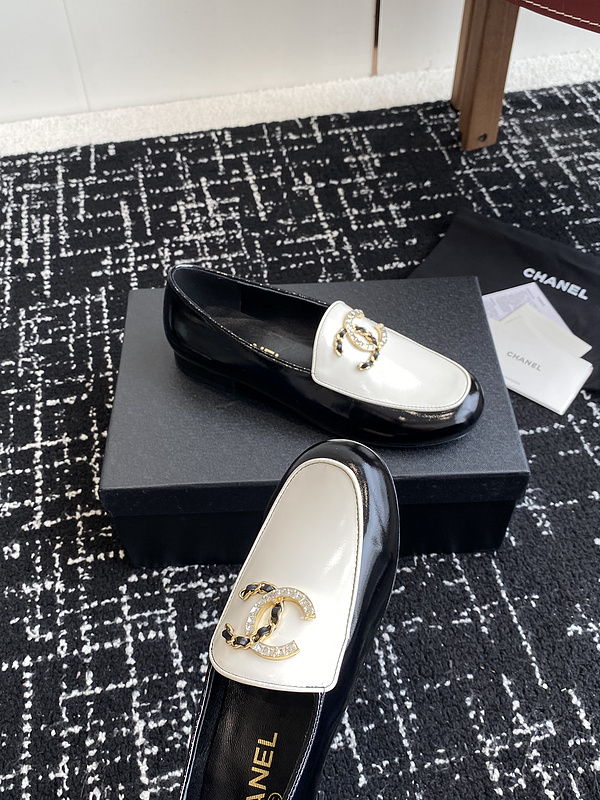 Chanel  Leather CC Logo Loafers