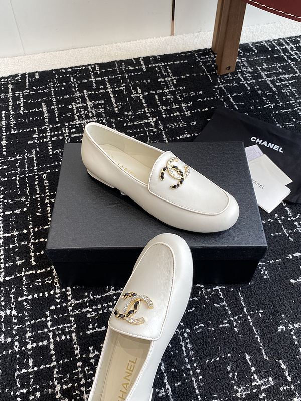 Chanel Leather CC Logo Loafers
