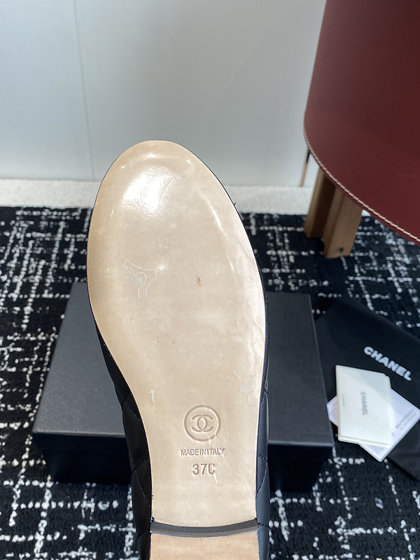 Chanel Leather CC Logo Loafers