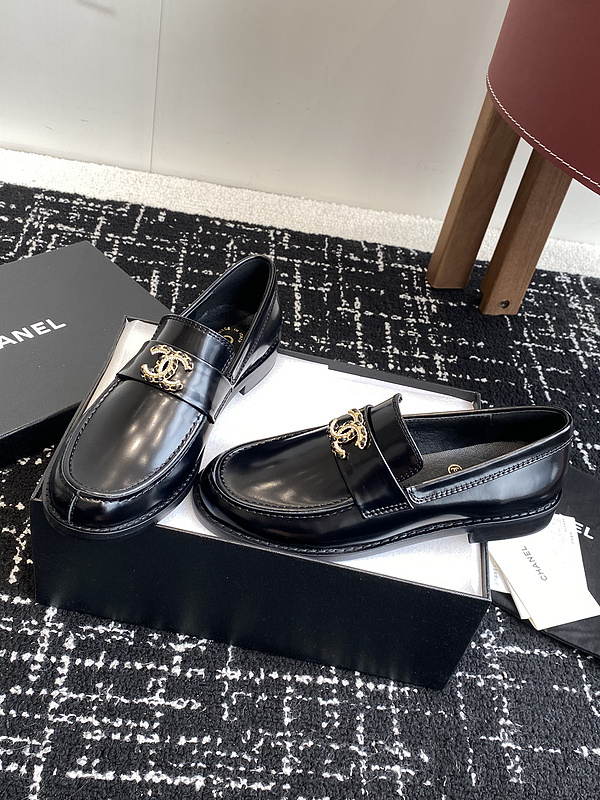 Chanel Leather CC Logo Loafers
