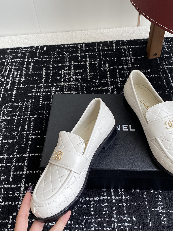 Chanel Leather CC Logo Loafers