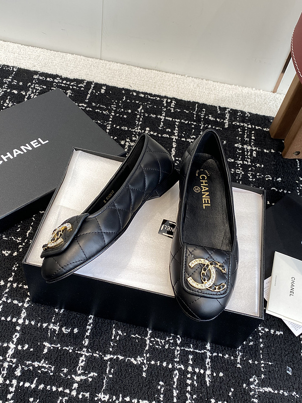 Chanel Leather CC Logo Loafers