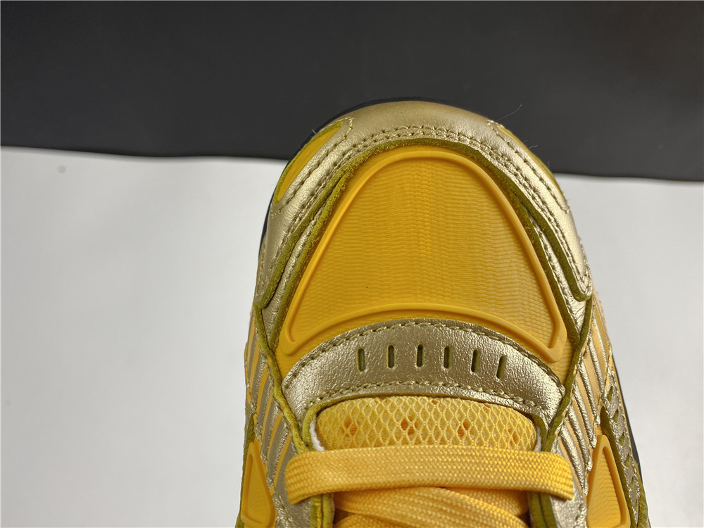 OFF-WHITE x Nike Air Rubber Dunk  University Gold CU6015-100