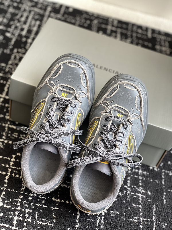 Balenciaga Hamptons Worn-Out Sneaker