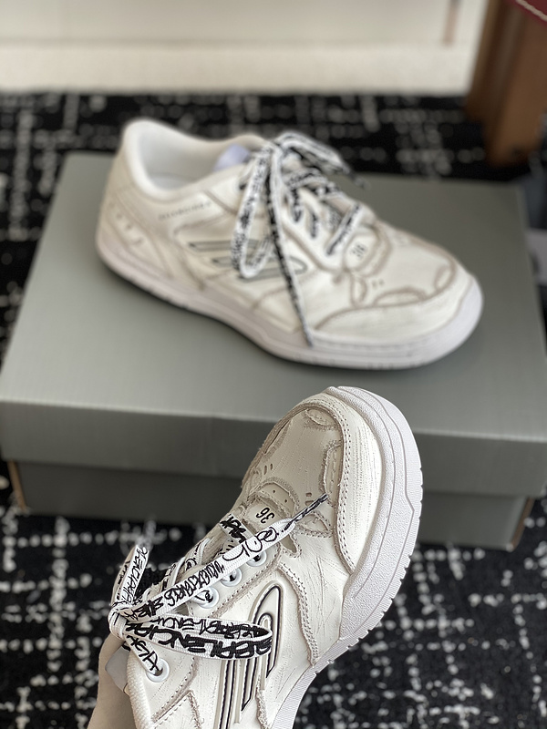 Balenciaga Hamptons Worn-Out Sneaker
