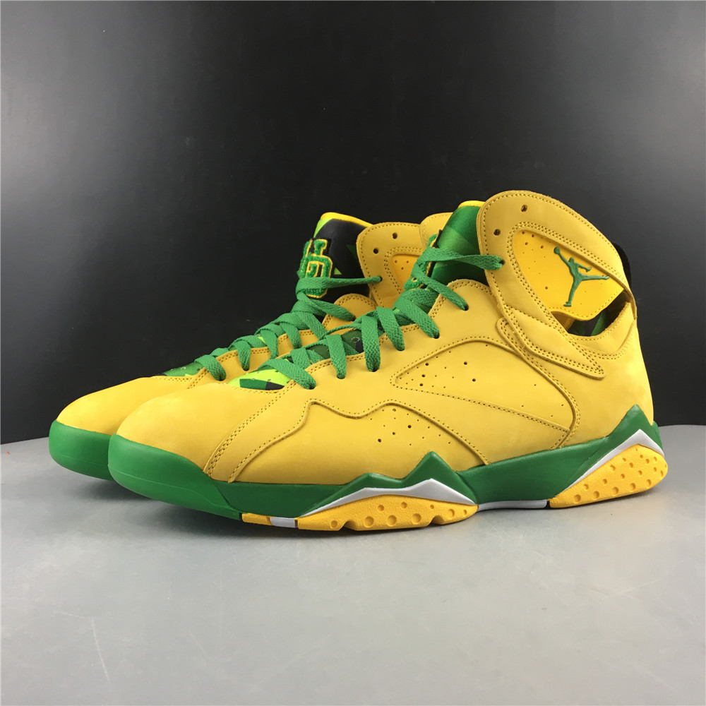 Air Jordan 7 Oregon Ducks PE 'Yellow Green'