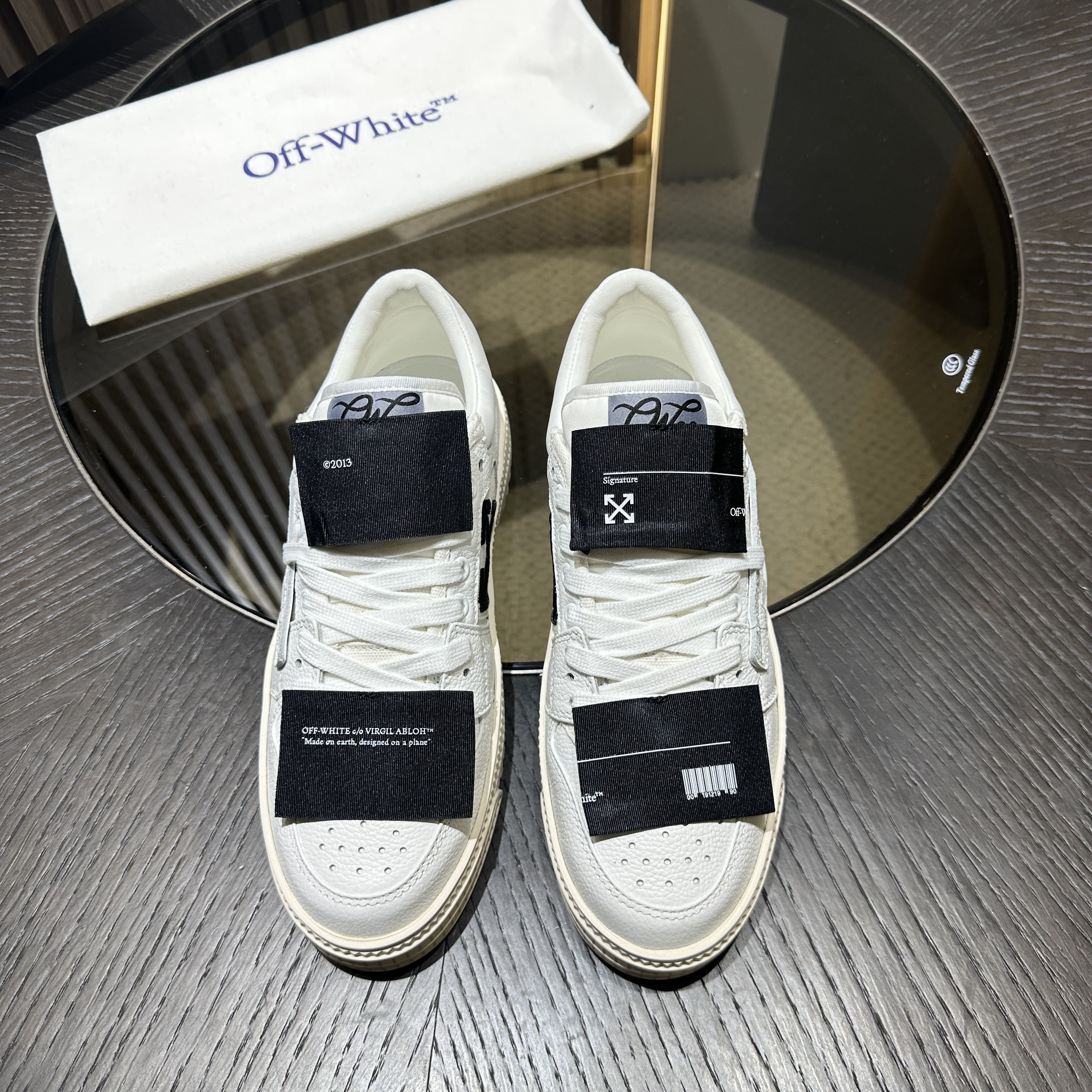 Off-white Low 3.0 Off Court Sneakers