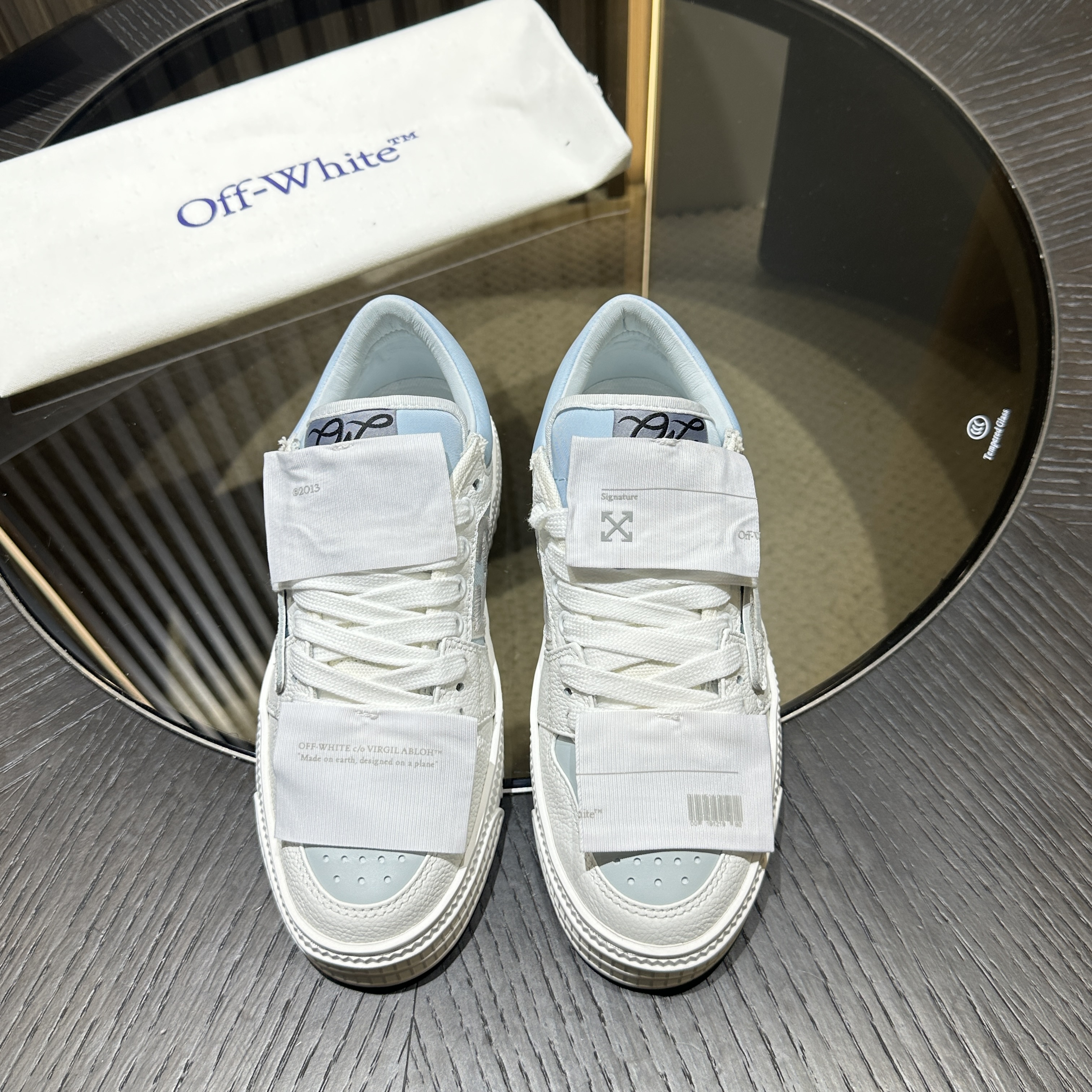 Off-white Low 3.0 Off Court Sneakers