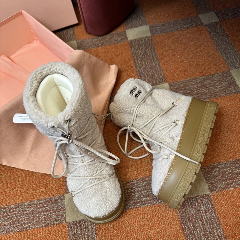 MiuMiu Woman Logo Fur Boots After Skis