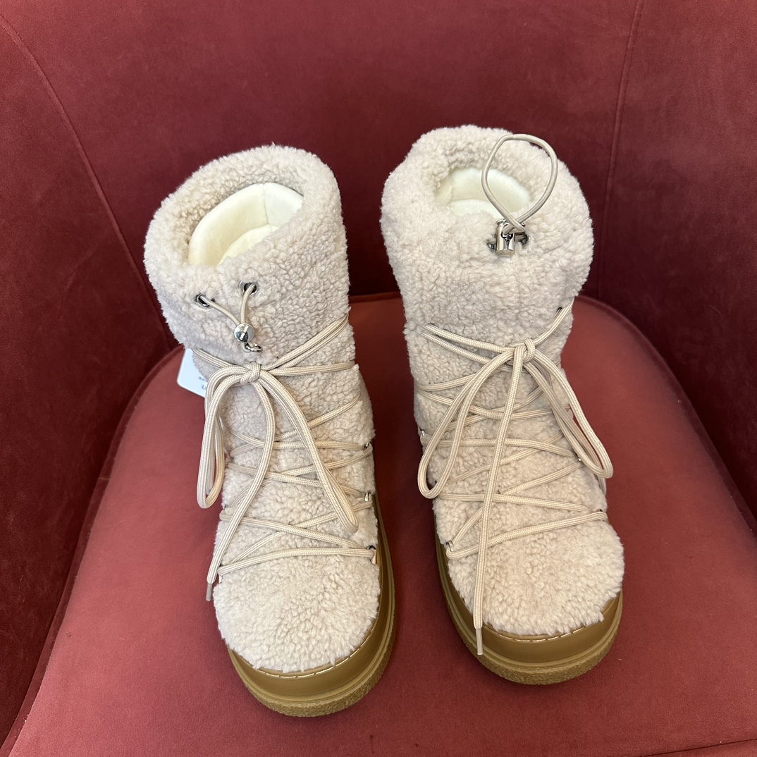 MiuMiu Woman Logo Fur Boots After Skis