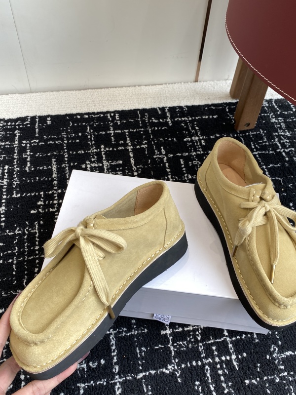 Faro lace-up in suede calfskin