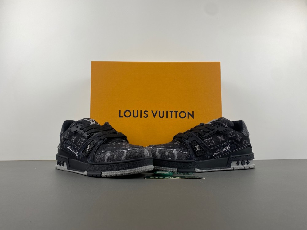 LV Trainer Sneaker