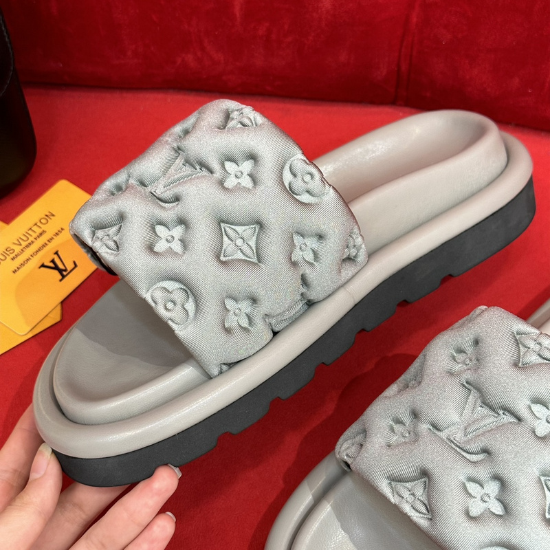 LV POOL PILLOW COMFORT MULE