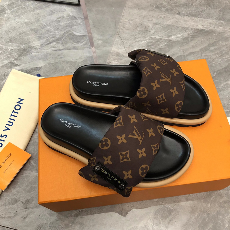 LV POOL PILLOW COMFORT MULE