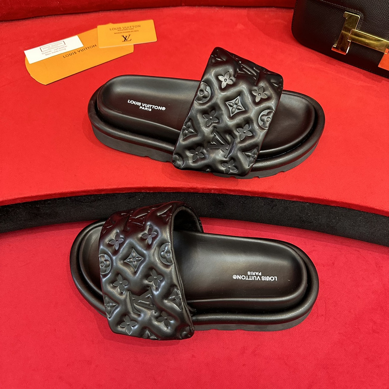 LV POOL PILLOW COMFORT MULE