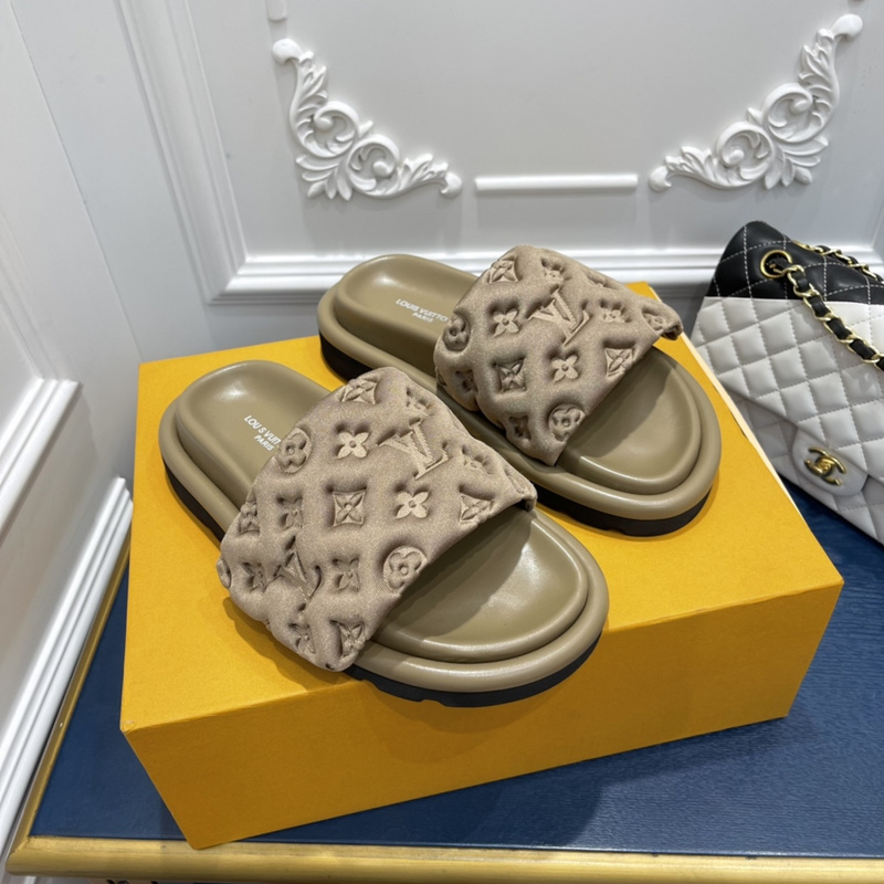 LV POOL PILLOW COMFORT MULE