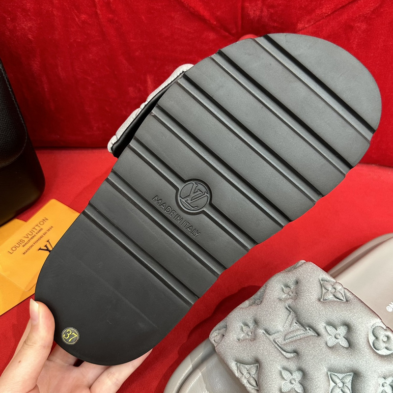 LV POOL PILLOW COMFORT MULE