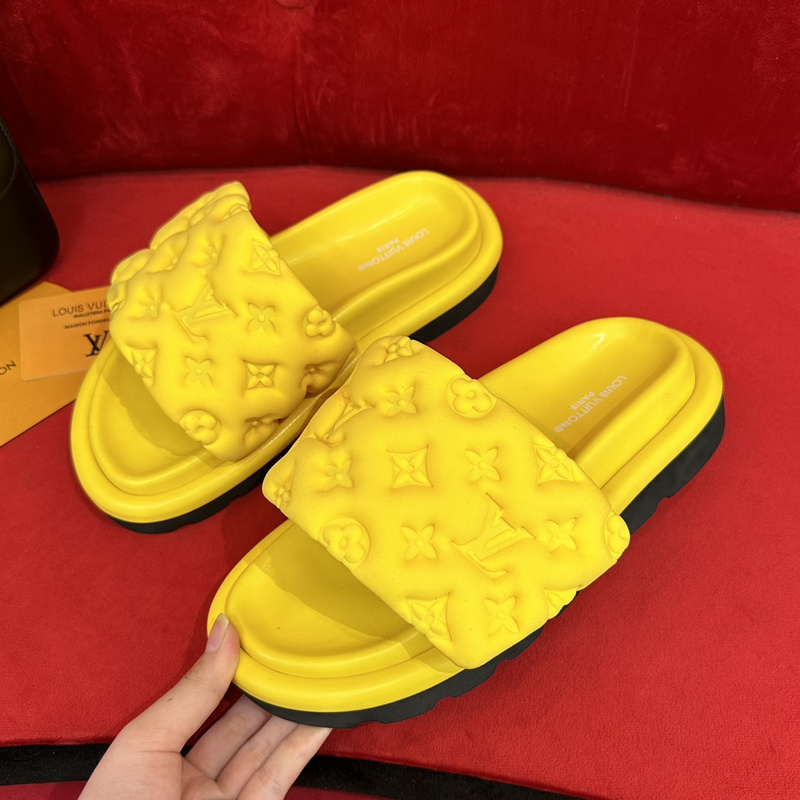 LV POOL PILLOW COMFORT MULE