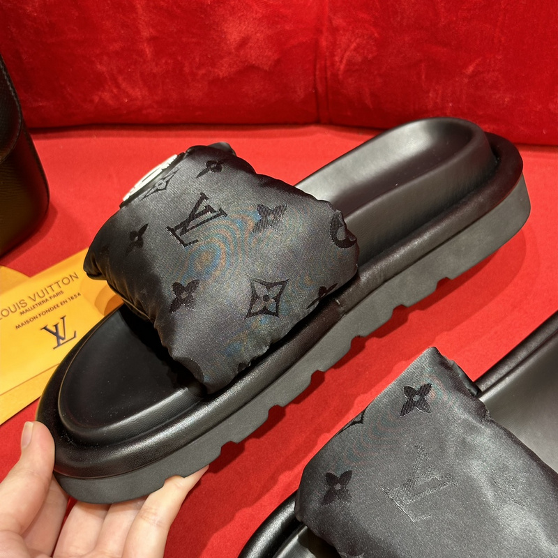 LV POOL PILLOW COMFORT MULE