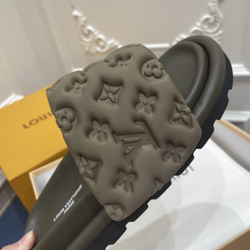 LV POOL PILLOW COMFORT MULE