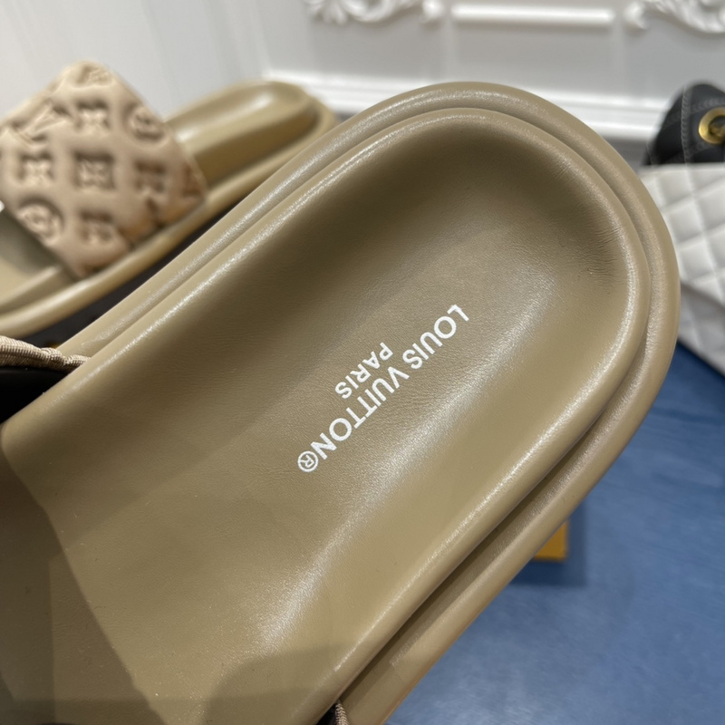 LV POOL PILLOW COMFORT MULE