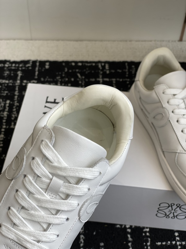 Loewe Sneakers