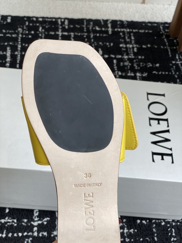 Loewe Pebble Slide in Soft Calfskin Yellow
