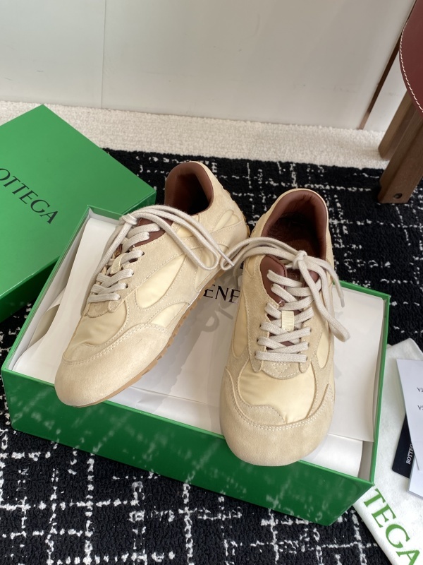 Bottega Veneta Orbit Flash Caramel Low Top Sneakers