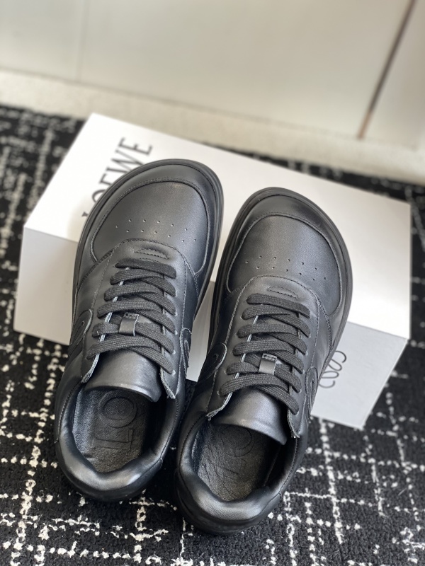 Loewe Sneakers