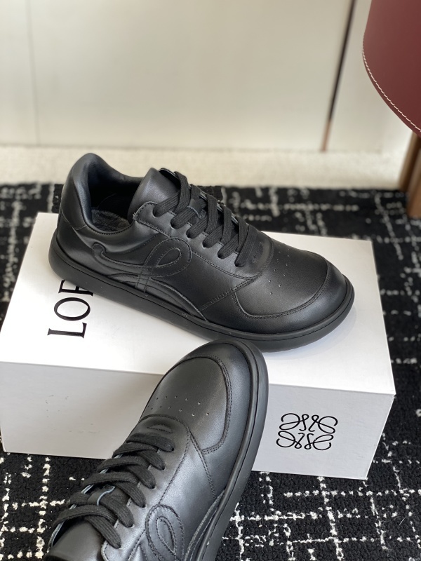 Loewe Sneakers